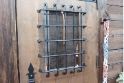 玄関窓の鉄格子
